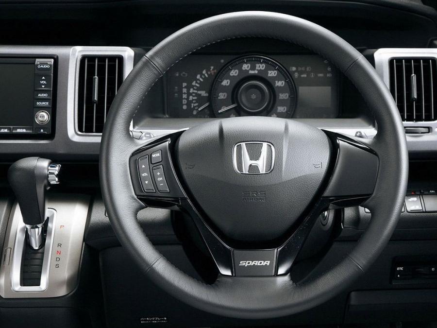  Honda Step Wagon Stepwgn Spada 2009 года  (фото 2 из 7)